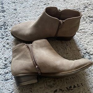 Tan booties size kids 3